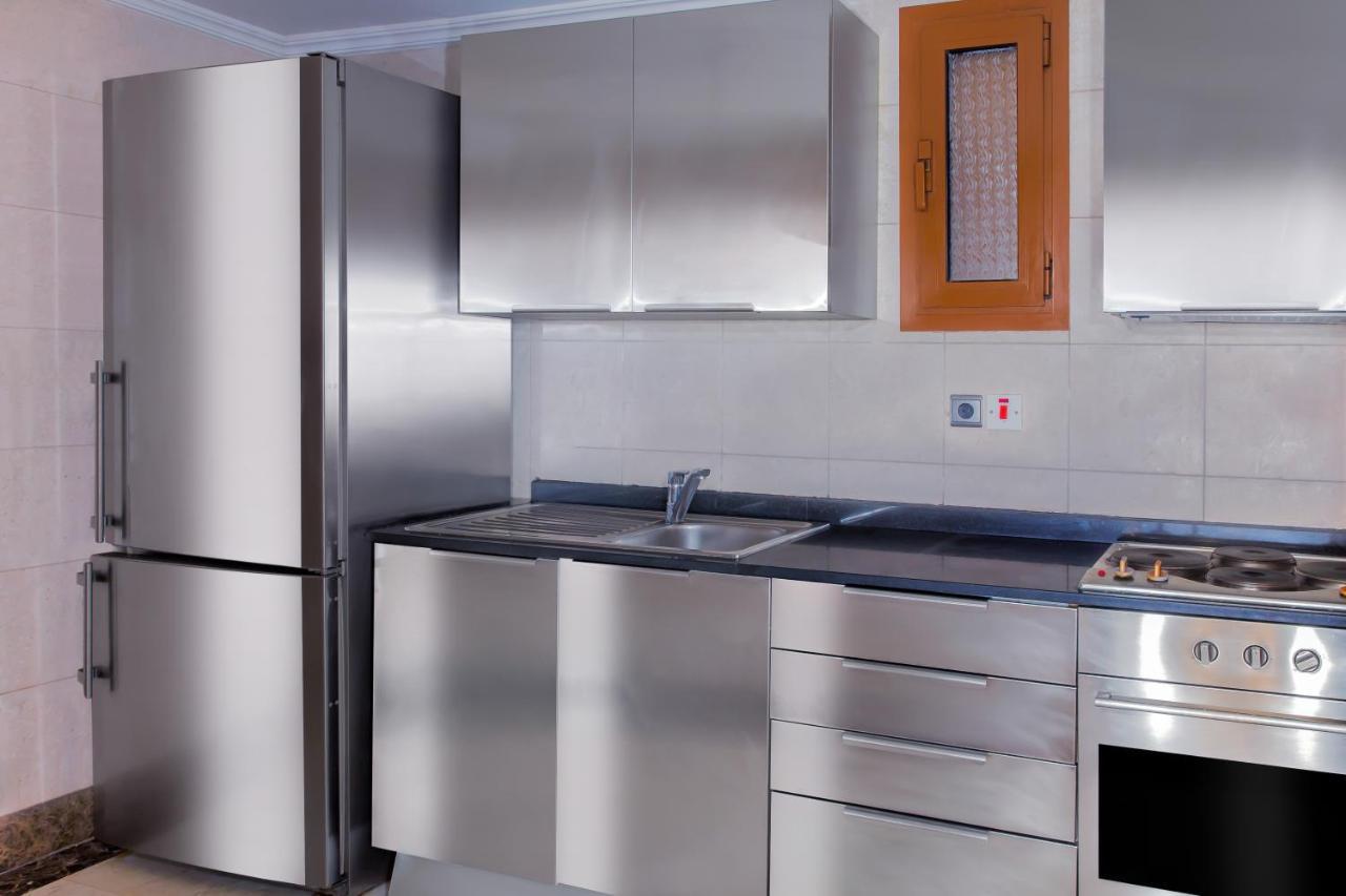 Makkah Towers Hotel Mekka Kültér fotó Stainless steel kitchen