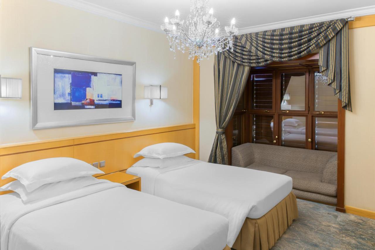 Makkah Towers Hotel Mekka Kültér fotó A room at the hotel