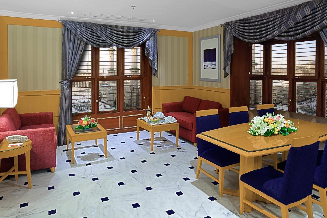 Makkah Towers Hotel Mekka Kültér fotó A suite at the Ritz-Carlton, Riyadh