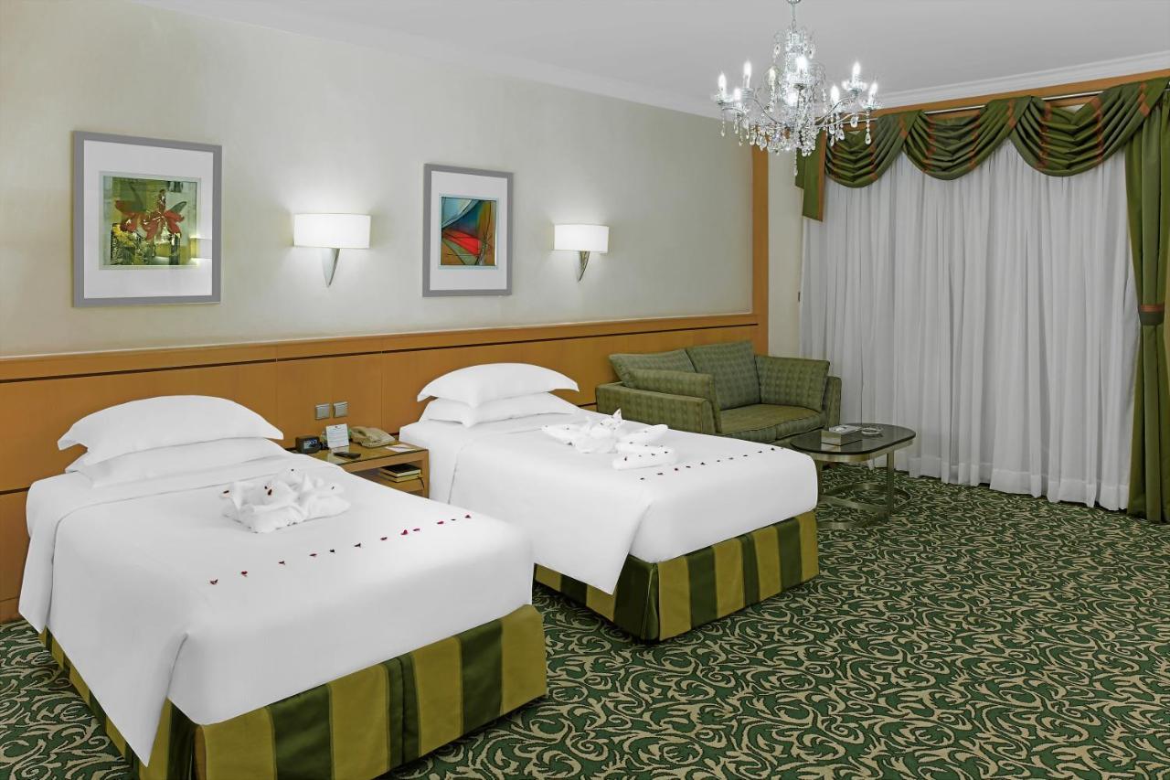 Makkah Towers Hotel Mekka Kültér fotó A room at the hotel
